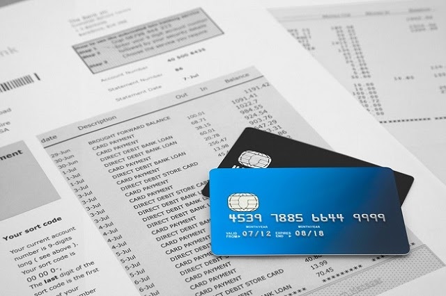 Nếu thanh toán chậm với ngân hàng, chủ thẻ tín dụng sẽ phải đối mặt với rất nhiều khó khăn khác nhau