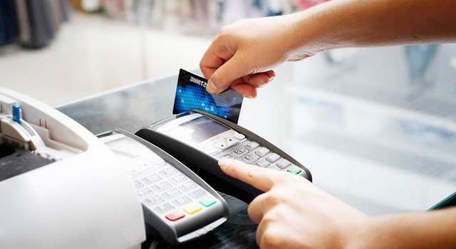 Thông thường mức phí sử dụng dịch vụ rút tiền thẻ tín dụng ở Quận 3 sẽ rơi vào khoảng từ 1.6-2% cho mỗi lần giao dịch